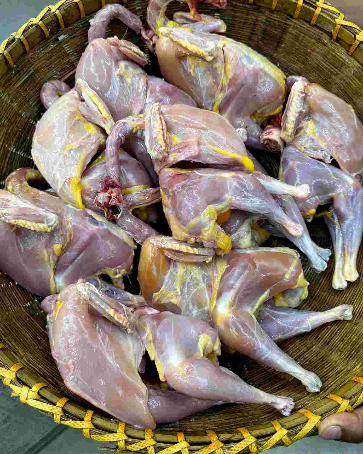 দেশি মুরগির মাংস প্রতি কেজি